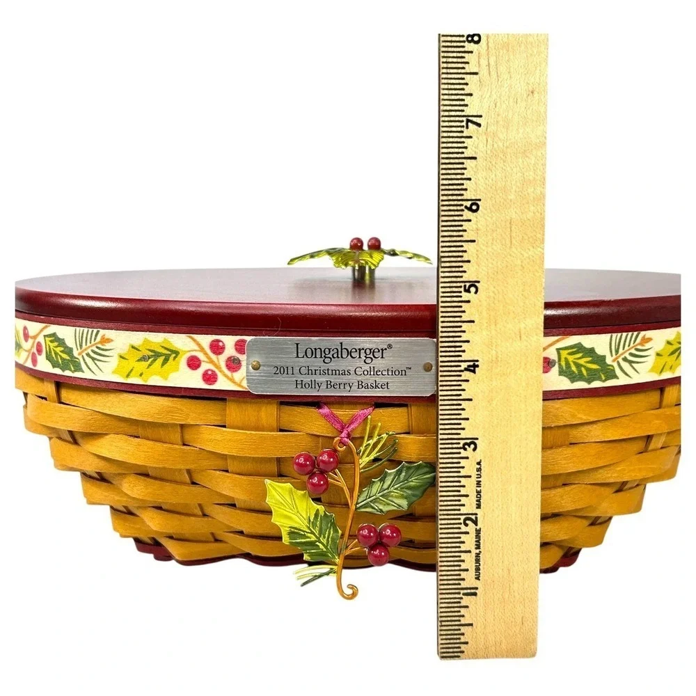 Longaberger Holly Berry Basket 2011 Christmas w/ Lid Liner Protector Tie-on Tags